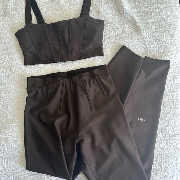 Alo airlift corset legging and bra set - Picture 8 of 8